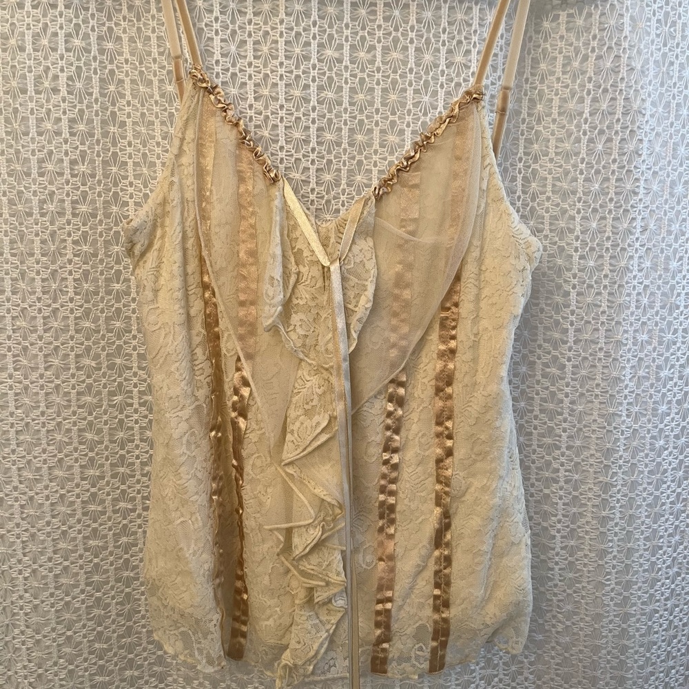 Beautifully detailed Guess tank